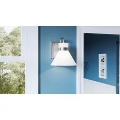 Regency 1-Light Polished Chrome Wall Sconce by Quoizel -Quoizel Sales polished chrome quoizel vanity lighting rgn8607c c3 1000